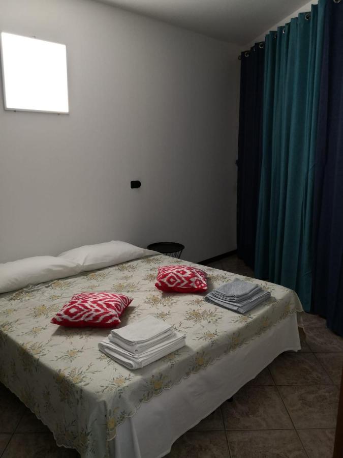 Bed and Breakfast Lux Rho Fiera Лайнате Экстерьер фото