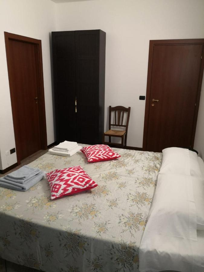 Bed and Breakfast Lux Rho Fiera Лайнате Экстерьер фото