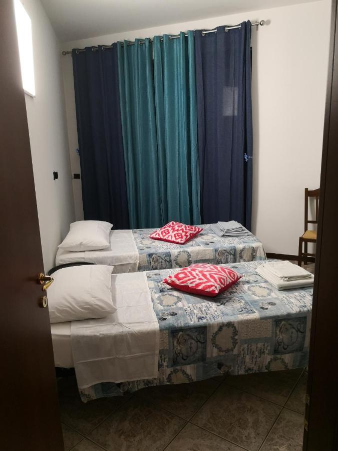 Bed and Breakfast Lux Rho Fiera Лайнате Экстерьер фото